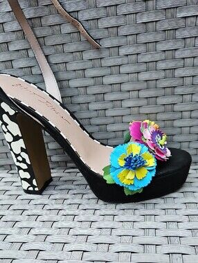 Vintage Betsey Johnson Black Strappy Heels Multicolor Floral Accents Size 7.5M